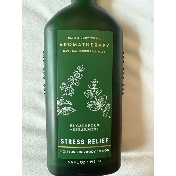 Bath & Body Works Aromatherapy Stress Relief Eucalyptus 6.5 fl oz - Picture 2 of 2